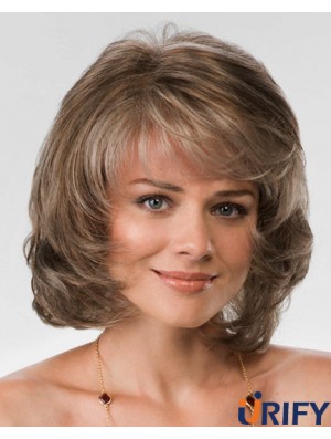 Synthetisches Haar Kinnlänge Layered Cut Wavy Style