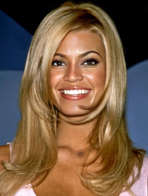 Wellige 100% handgebundene geschichtete lange blonde blonde billige Jessica Simpson Perücken